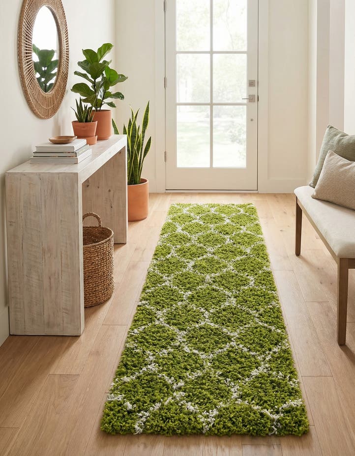 2' 7 x 10' Lattice Shag Runner Rug