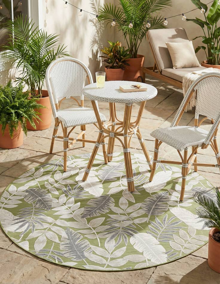 Detail image of 8' 2 x 8' 2  Washable Botanical Indoor / Outdoor Round Rug