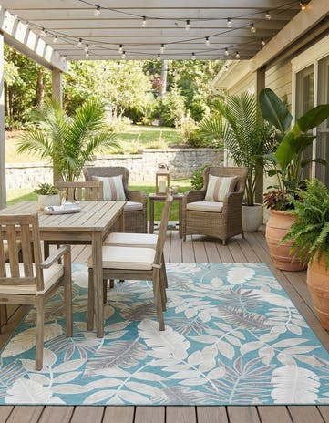 6' 4 x 9' Easy-Clean Botanical Indoor / Outdoor Rug