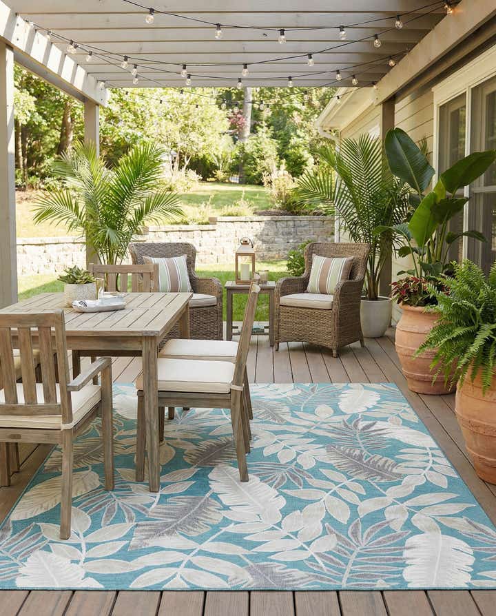 6' 4 x 9' Easy-Clean Botanical Indoor / Outdoor Rug