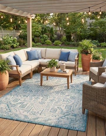 6' x 9' Easy-Clean Aztec Indoor / Outdoor Rug