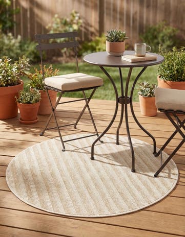 3' x 3' Easy-Clean Sabrina Soto Indoor / Outdoor Round Rug