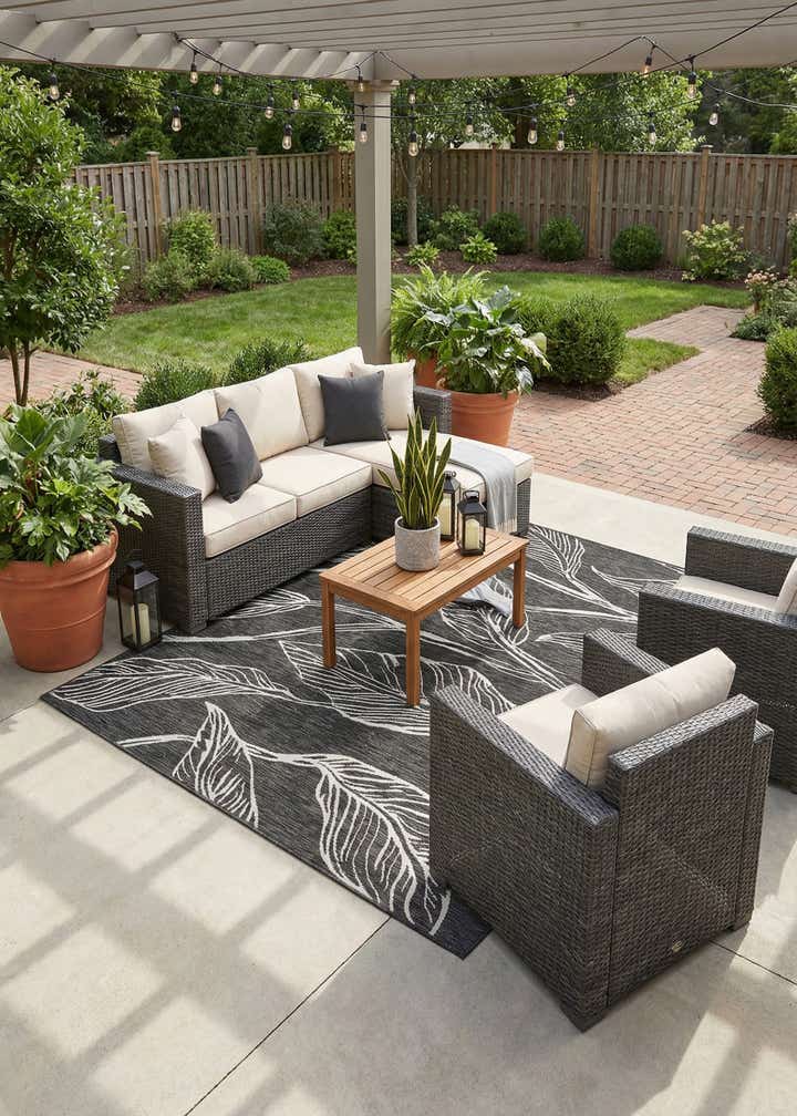 7' 10 x 11' Easy-Clean Botanical Indoor / Outdoor Rug