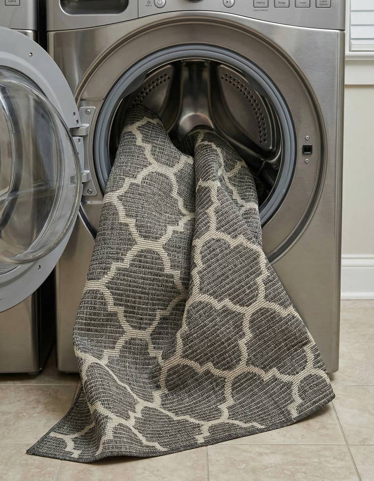 Detail image of 5' 3 x 8'  Washable Trellis Indoor / Outdoor Rug