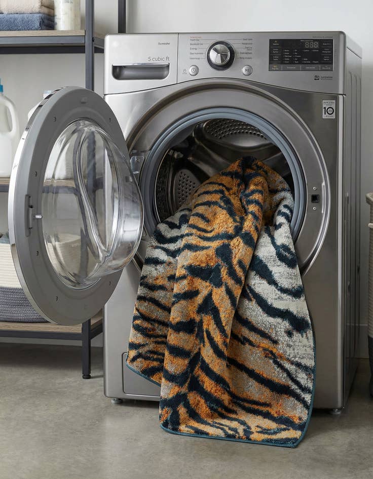 Detail image of  4' x 6' Kamala Washable Rug