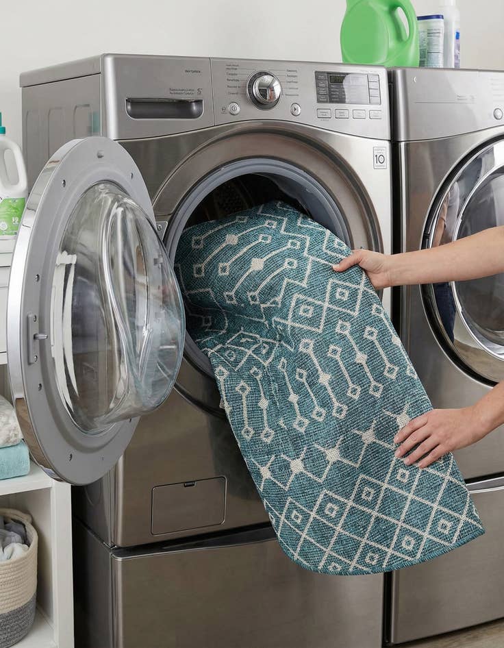 Detail image of 5' 3 x 8'  Washable Trellis Indoor / Outdoor Oval Rug