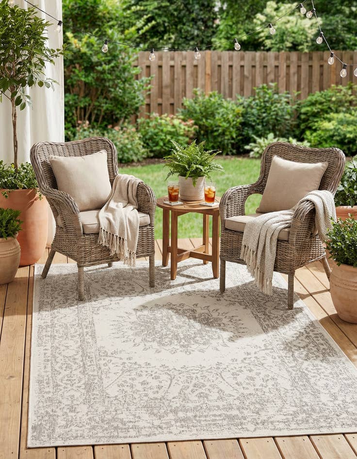 Detail image of 5' 3 x 8'  Washable Traditional Indoor / Outdoor Rug