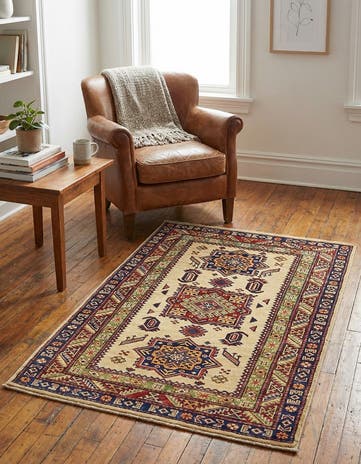 2' 9 x 4' Hand Knotted Kazak Rug