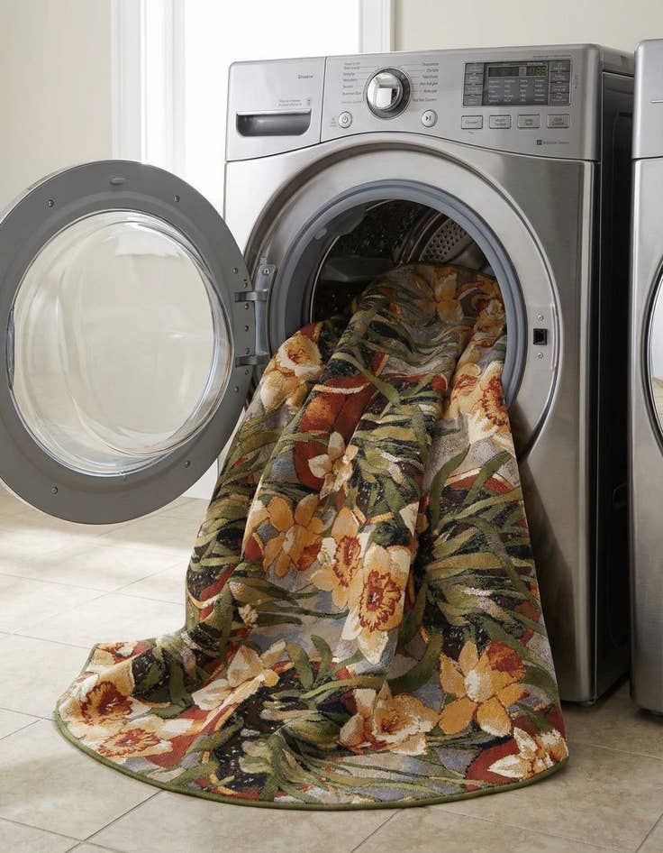 Detail image of  7' 10 x 7' 10  Washable Botanical Indoor / Outdoor Round Rug