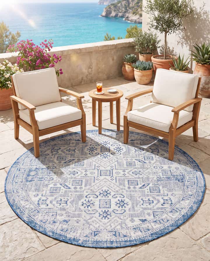 5' 3 x 5' 3 Easy-Clean Aztec Indoor / Outdoor Round Rug