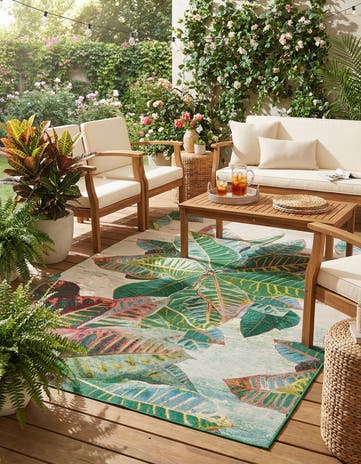 7' x 10' Easy-Clean Botanical Indoor / Outdoor Rug