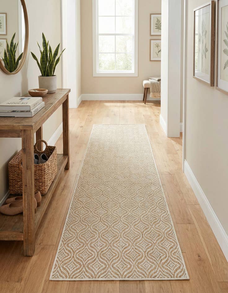 Detail image of 2' 7 x 10' Easy-Clean Trellis Indoor / Outdoor Runner Rug
