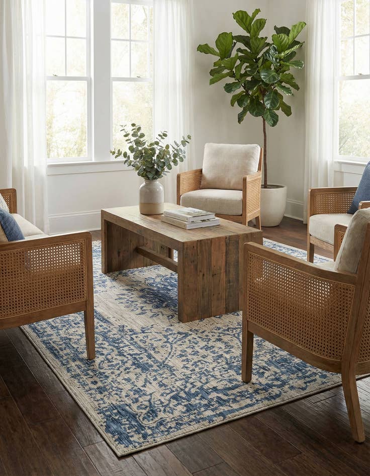 Detail image of  7' 10 x 10'  Washable Traditional Indoor / Outdoor Rug