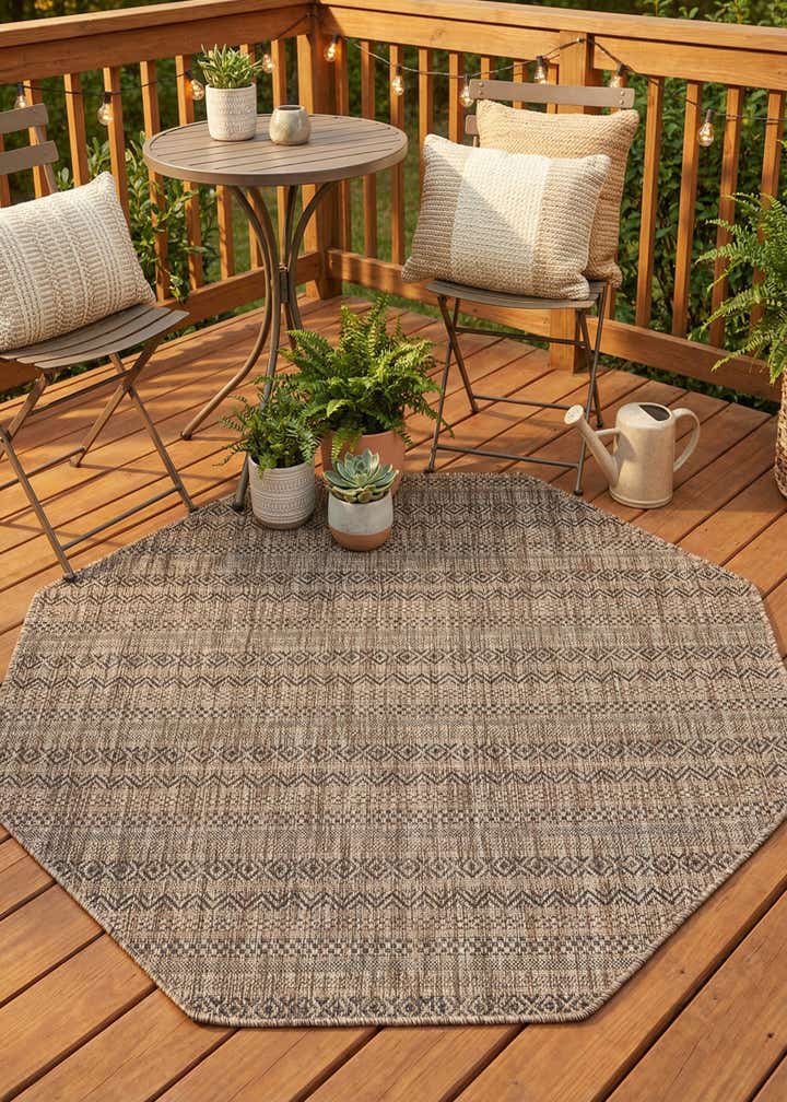 5' 3 x 5' 3 Easy-Clean Striped Indoor / Outdoor Octagon Rug
