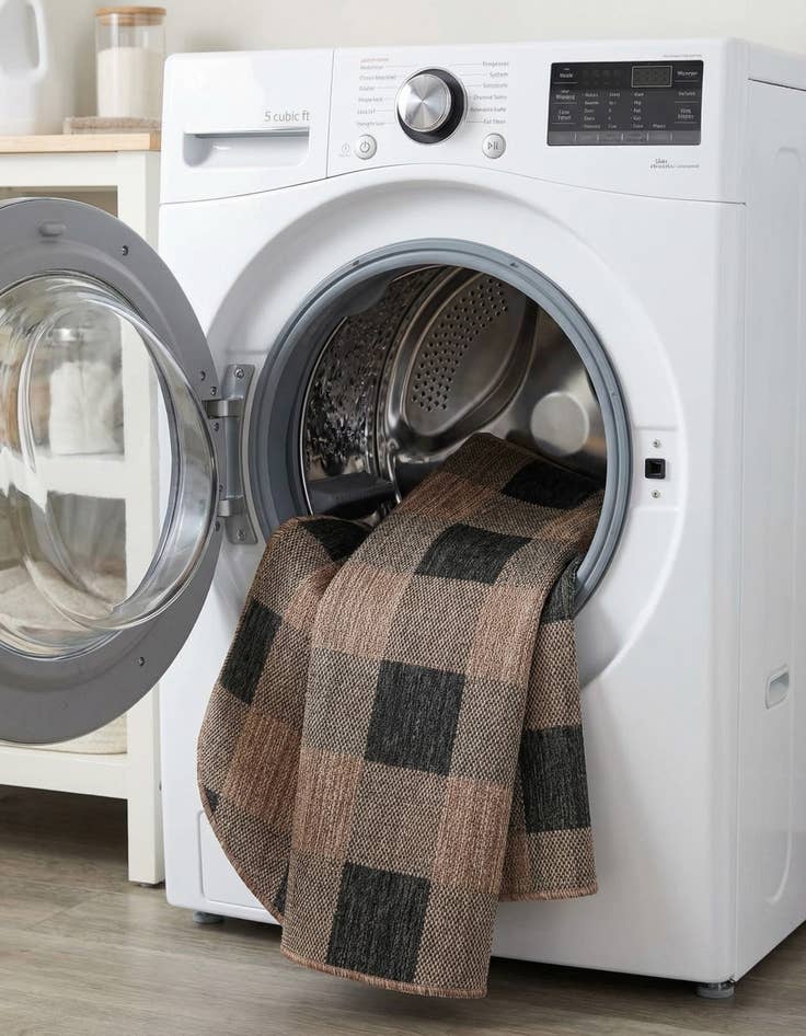 Detail image of 3' x 3'  Washable Checkered Indoor / Outdoor Round Rug