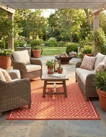 Rust Red Easy-Clean Lattice Indoor / Outdoor Rug