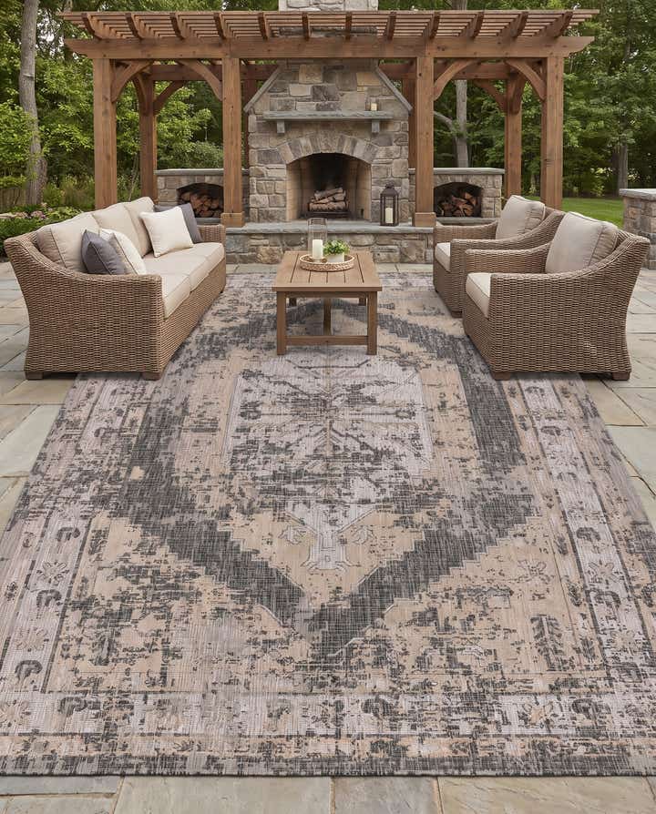 10' x 14' Easy-Clean Traditional Indoor / Outdoor Rug