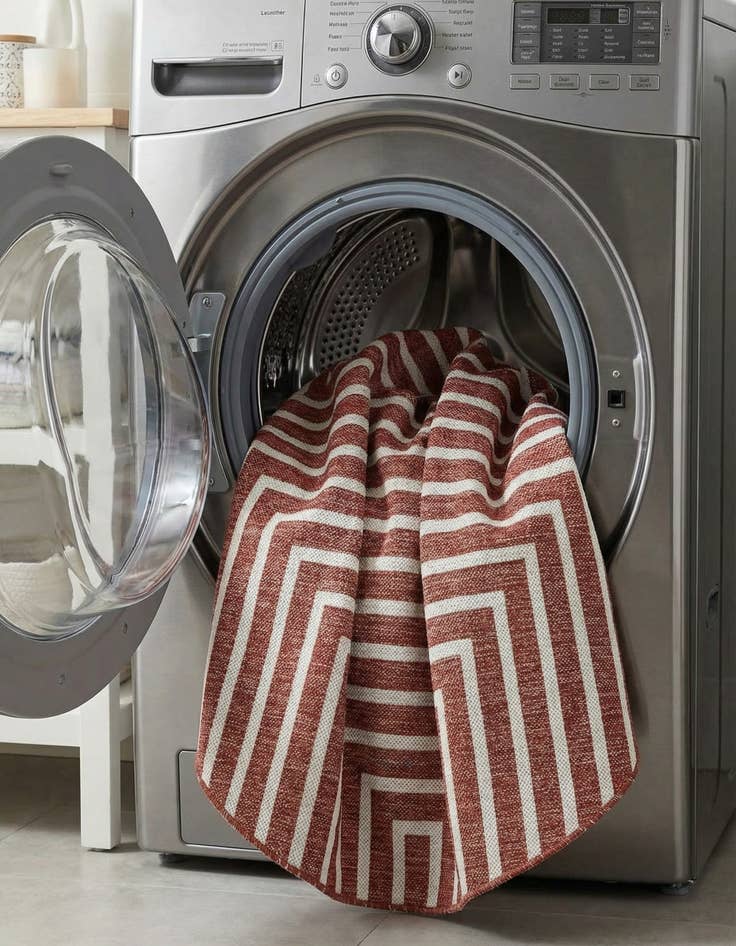 Detail image of  6' x 6'  Washable Modern Indoor / Outdoor Round Rug