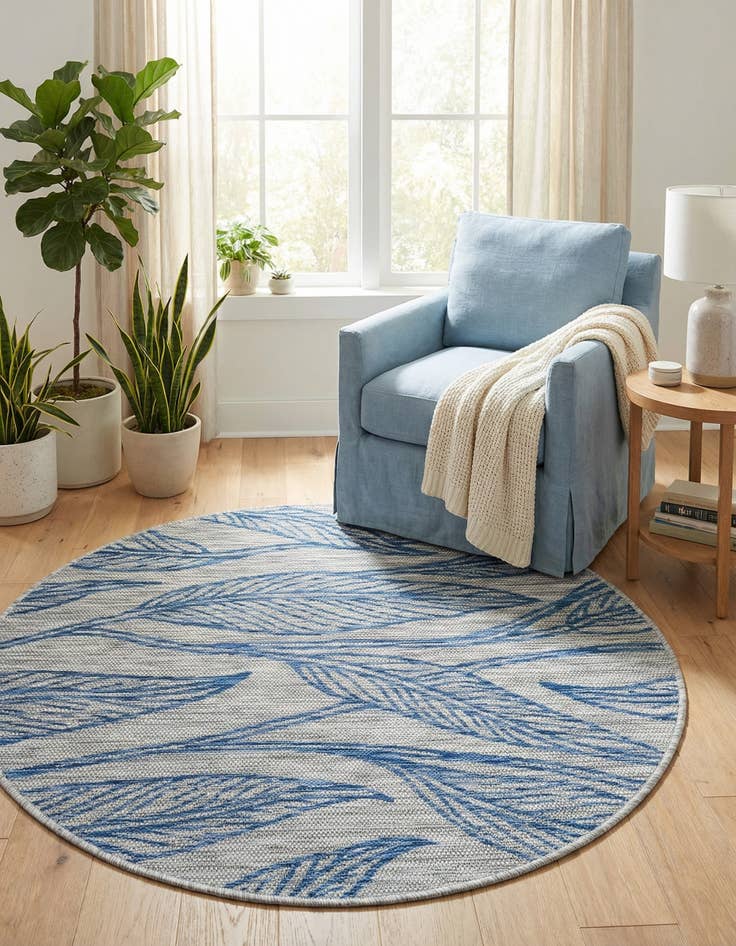 Detail image of 4' x 4'  Washable Botanical Indoor / Outdoor Round Rug