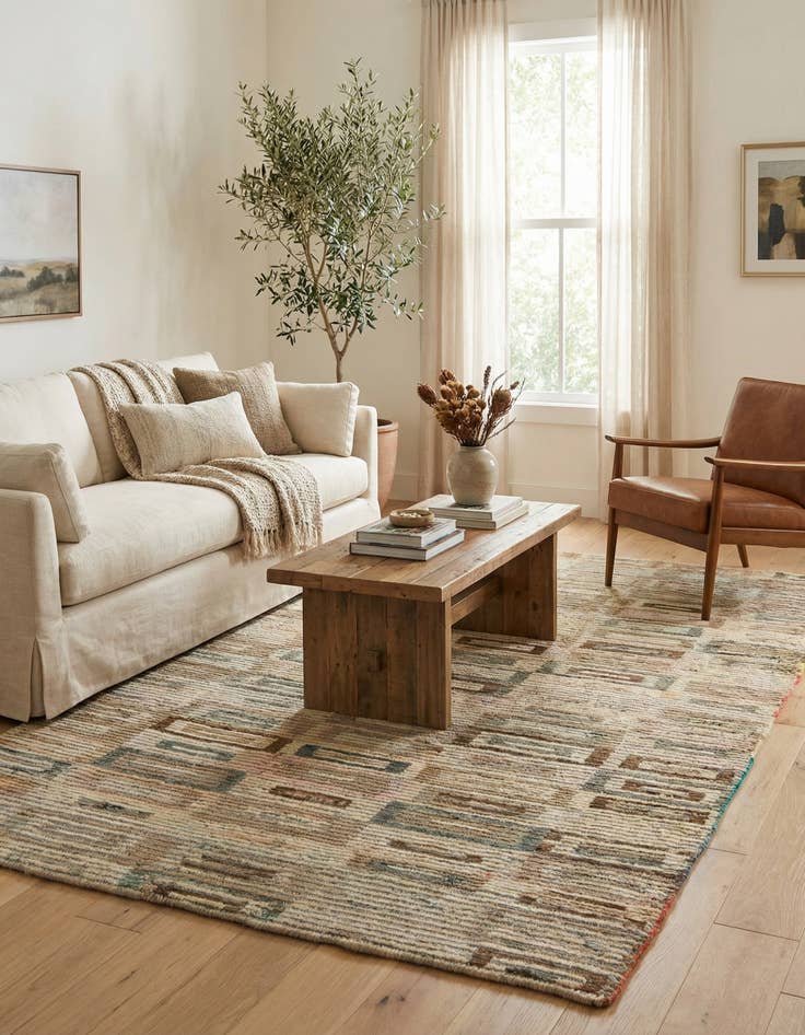 Detail image of 5' x 7' 8 Hand Knotted Darya Wool Rug