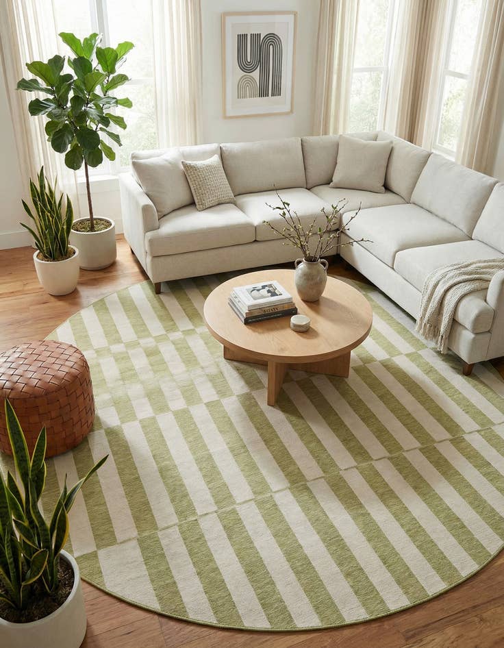 Detail image of 13' x 13'  Washable Striped Indoor / Outdoor Round Rug