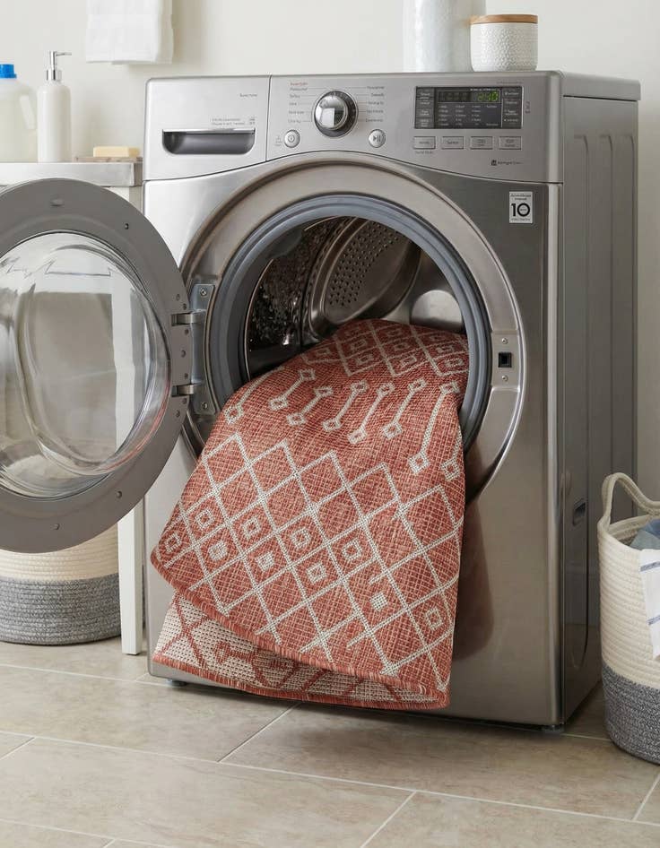 Detail image of 5' 3 x 5' 3  Washable Trellis Indoor / Outdoor Round Rug