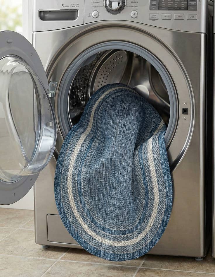 Detail image of 3' x 5' 3  Washable Border Indoor / Outdoor Oval Rug