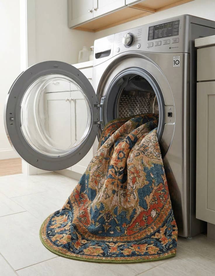 Detail image of  5' x 5'  Washable Traditional Indoor / Outdoor Round Rug