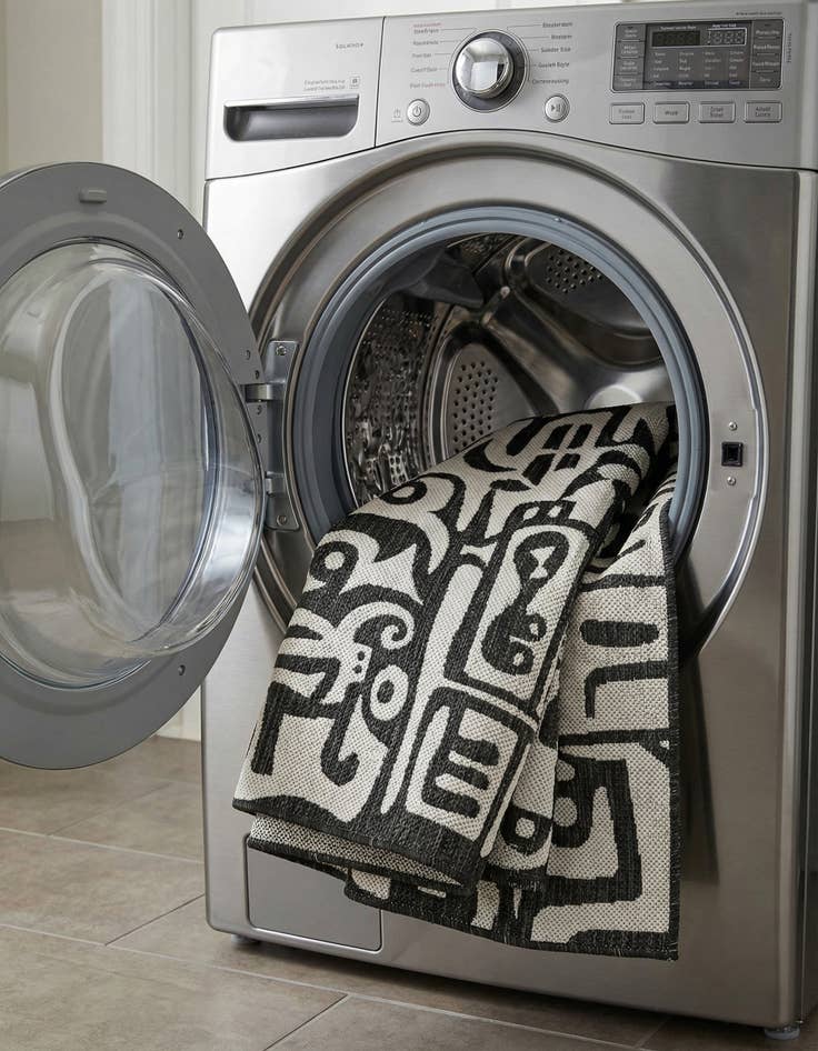 Detail image of  7' 10 x 10'  Washable Modern Indoor / Outdoor Rug