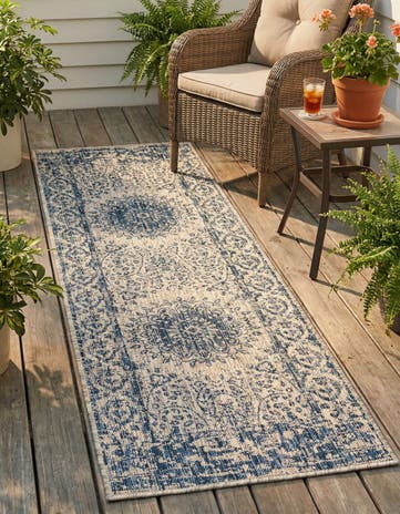 2' x 6' Easy-Clean Traditional Indoor / Outdoor Runner Rug