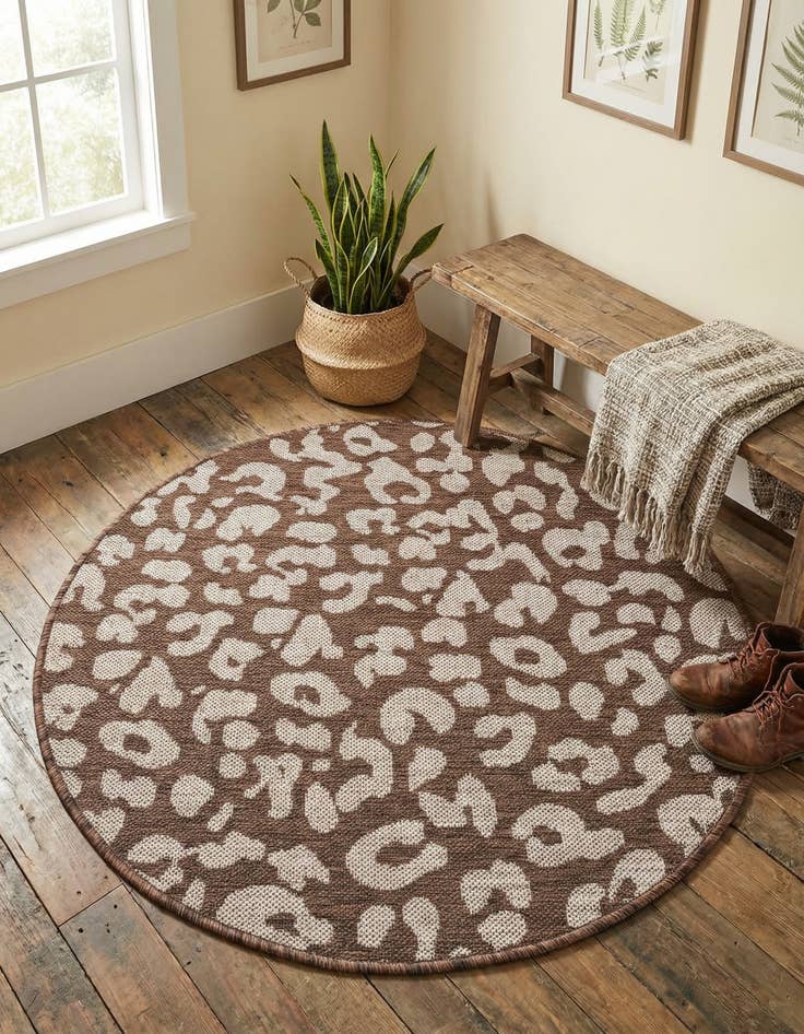 Detail image of 3' x 3'  Washable Safari Indoor / Outdoor Round Rug