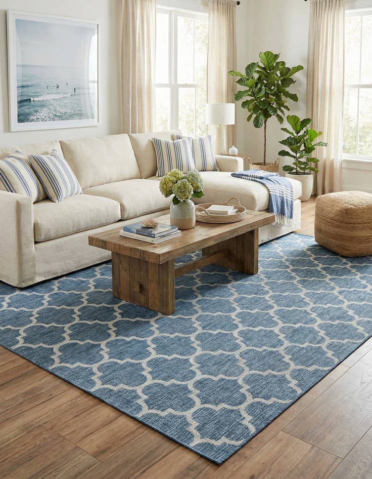 Detail image of 10' x 13' Easy-Clean Trellis Indoor / Outdoor Rug