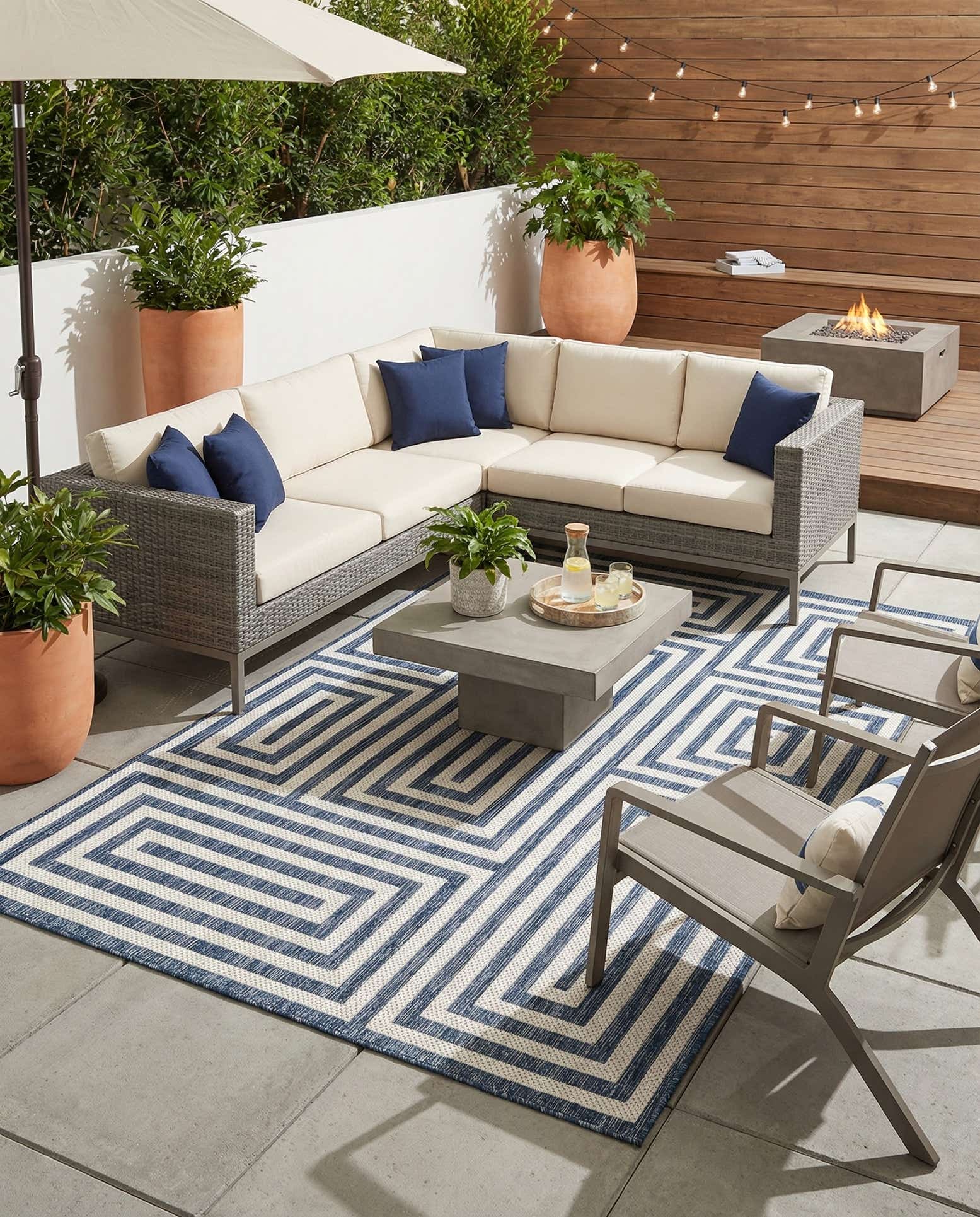 5' 3 x 8' Easy-Clean Modern Indoor / Outdoor Rug