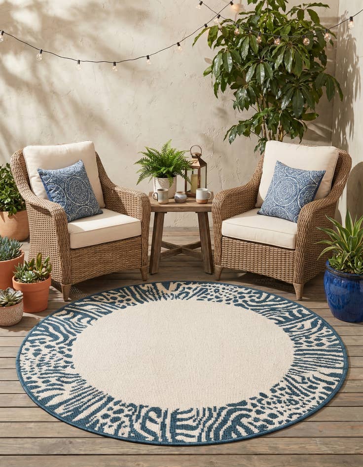 Detail image of 3' x 3'  Washable Safari Indoor / Outdoor Round Rug