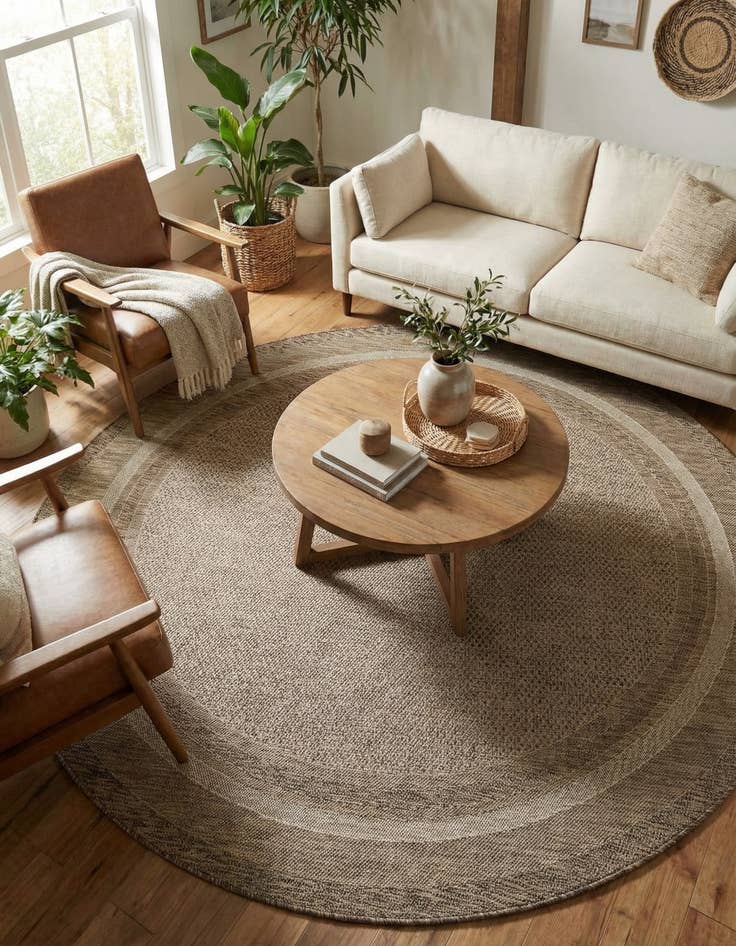 Detail image of 7' 10 x 7' 10  Washable Border Indoor / Outdoor Round Rug