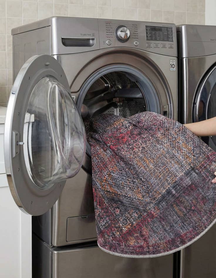 Detail image of 4' x 4'  Washable Mangata Round Rug