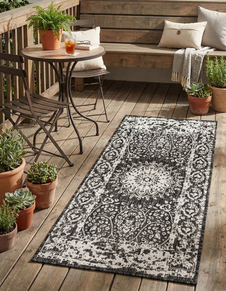 Detail image of 2' x 4'  Washable Traditional Indoor / Outdoor Runner Rug
