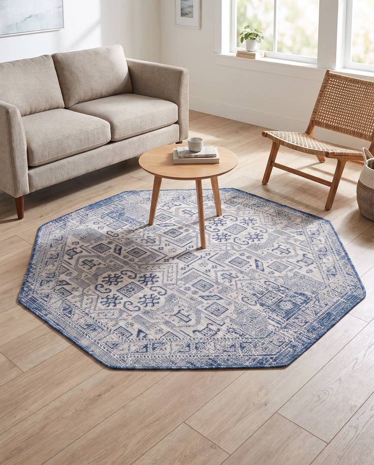 Detail image of 5' 3 x 5' 3 Easy-Clean Aztec Indoor / Outdoor Octagon Rug