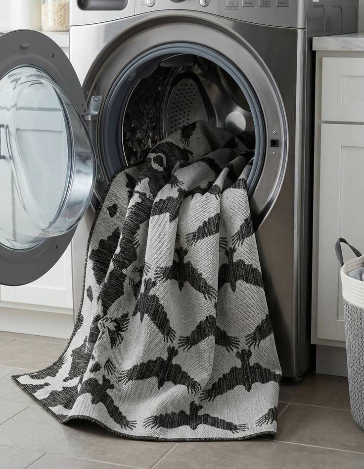 Detail image of 6' x 9'  Washable Modern Indoor / Outdoor Rug