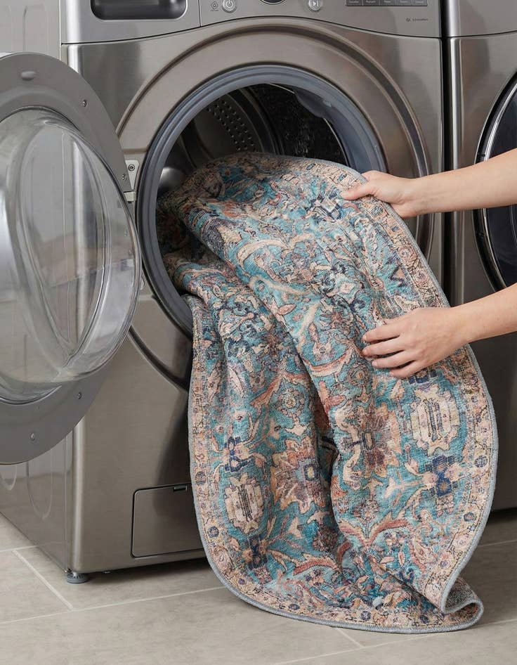 Detail image of 4' x 6'  Washable Nostalgia Oval Rug