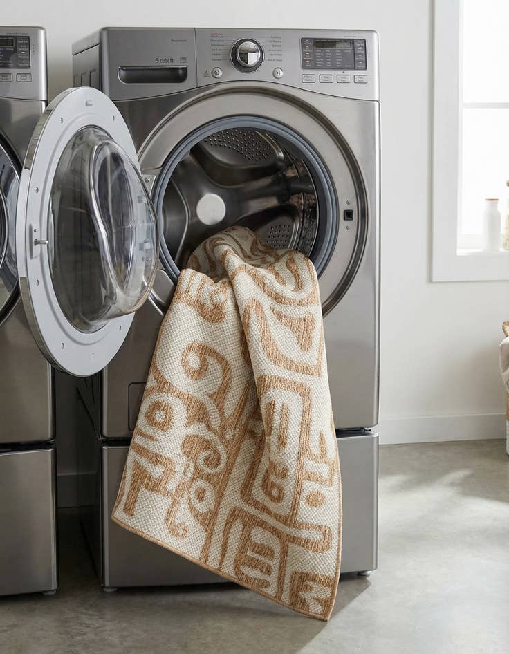 Detail image of  2' x 8'  Washable Modern Indoor / Outdoor Runner Rug