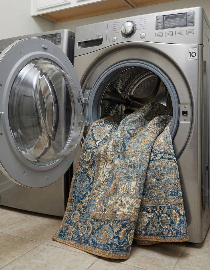 Detail image of 5' 3 x 8'  Washable Traditional Indoor / Outdoor Rug