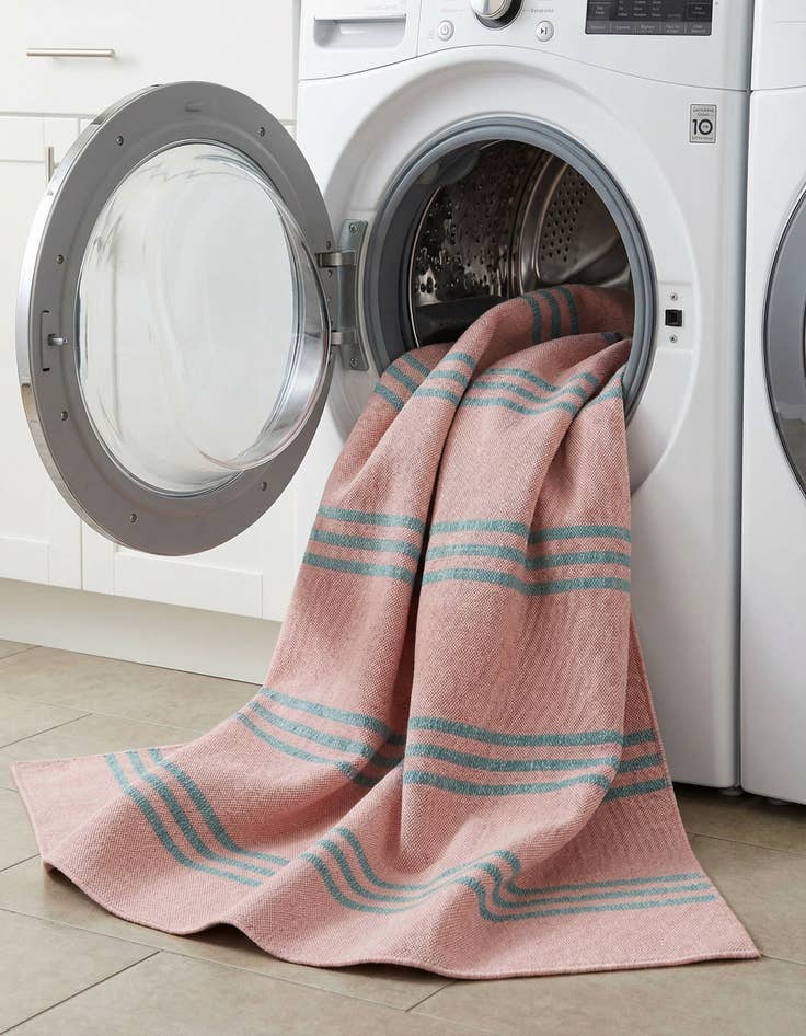 Detail image of 7' x 10'  Washable Jill Zarin Anguilla Indoor / Outdoor Rug