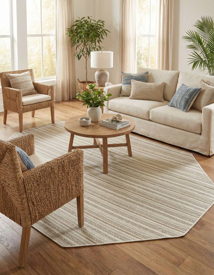 Detail image of 7' 10 x 7' 10 Easy-Clean Striped Indoor / Outdoor Octagon Rug