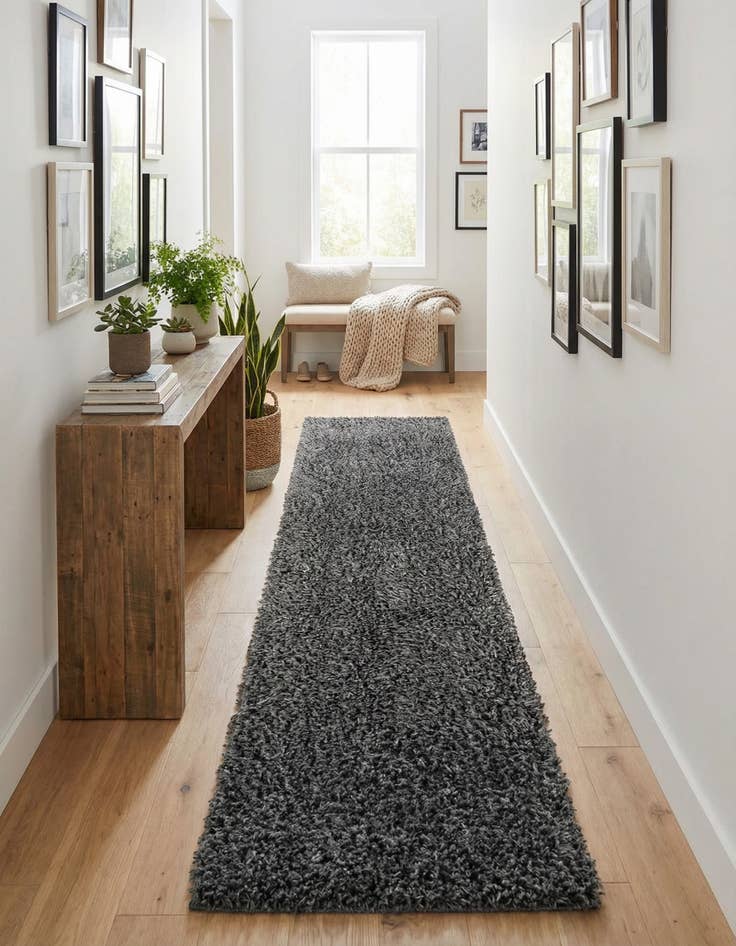 Detail image of 2' 7 x 13' Zermatt Shag Runner Rug