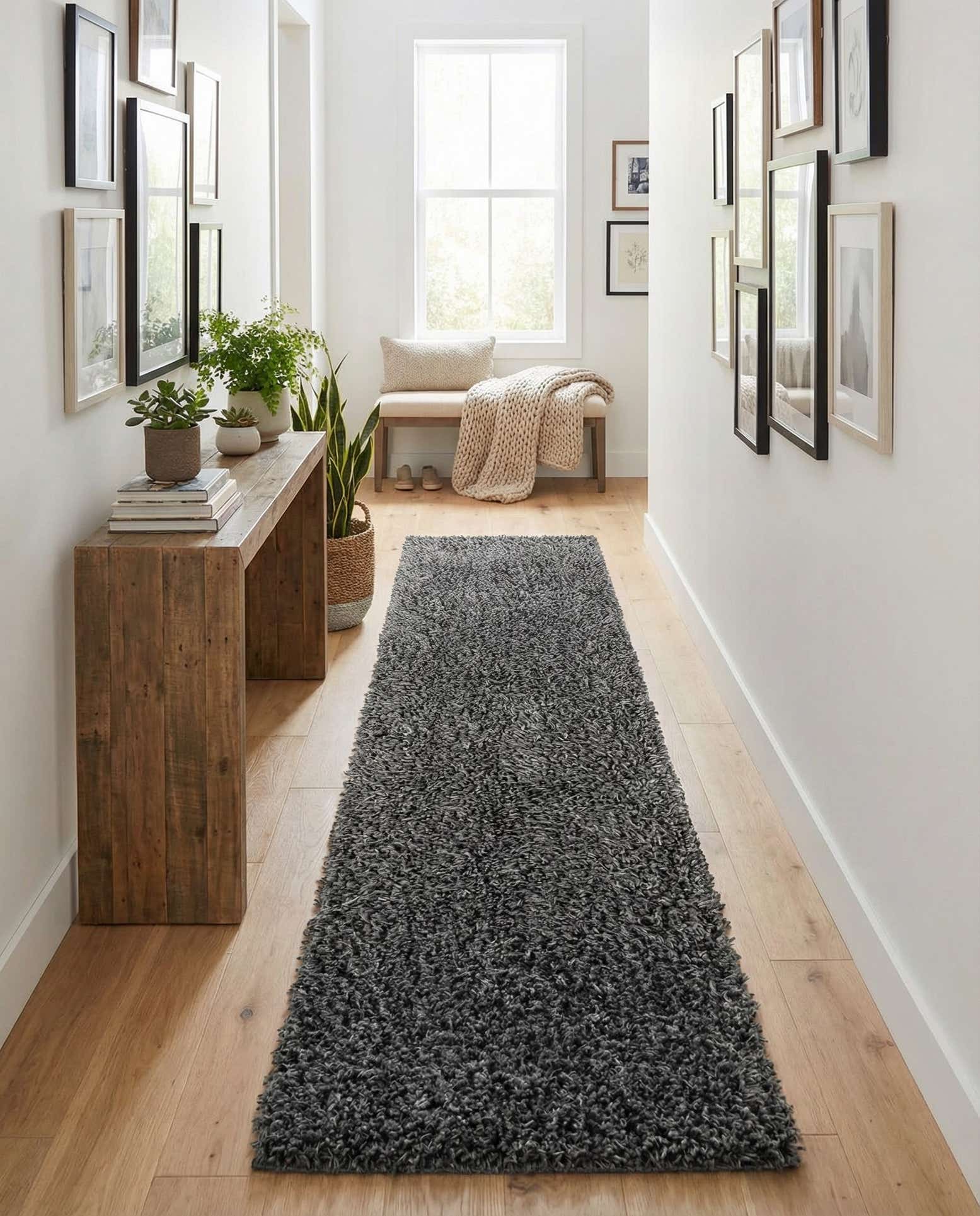 2' 7 x 13' Zermatt Shag Runner Rug