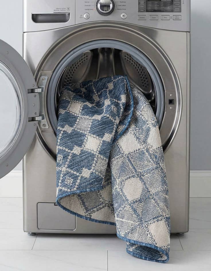 Detail image of 3' x 3'  Washable Trellis Indoor / Outdoor Round Rug