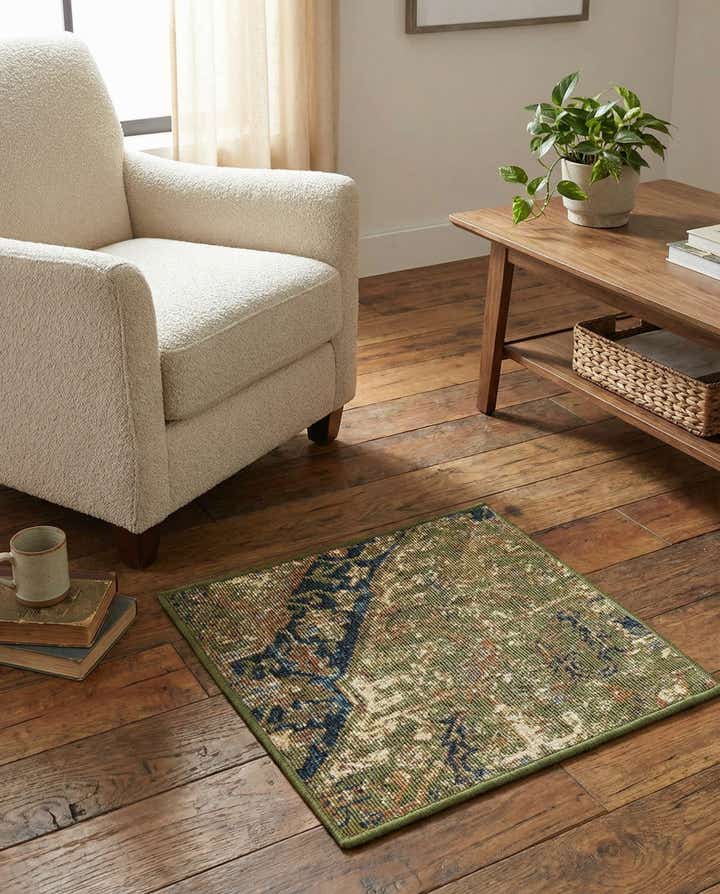 1' 4 x 1' 4 Easy-Clean Traditional Indoor / Outdoor Sample Rug
