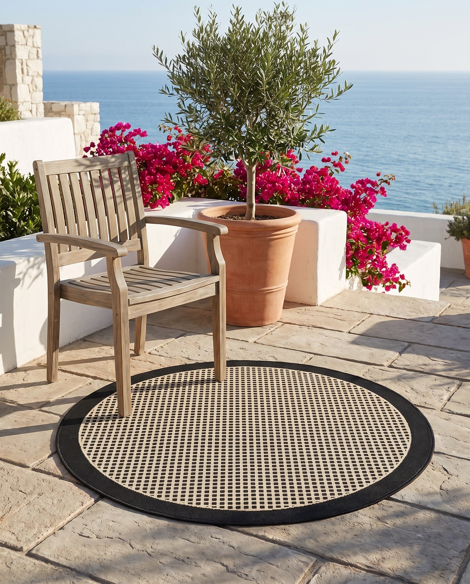 3' x 3' Easy-Clean Border Indoor / Outdoor Round Rug