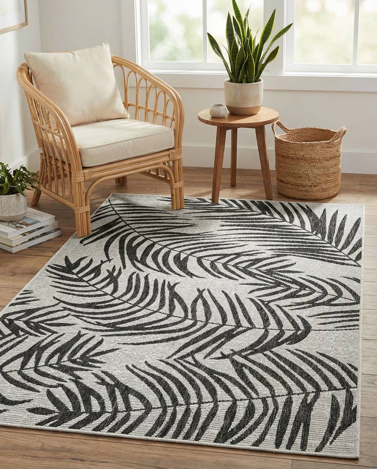 Detail image of 4' x 6' Easy-Clean Botanical Indoor / Outdoor Rug